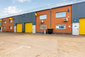 Locaux d'activités et bureau à louer à Saint-Ouen-l'Aumône