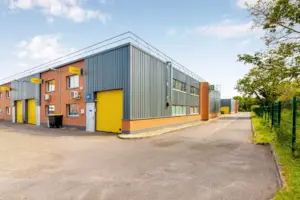 Locaux d'activités et bureau à louer à Saint-Ouen-l'Aumône