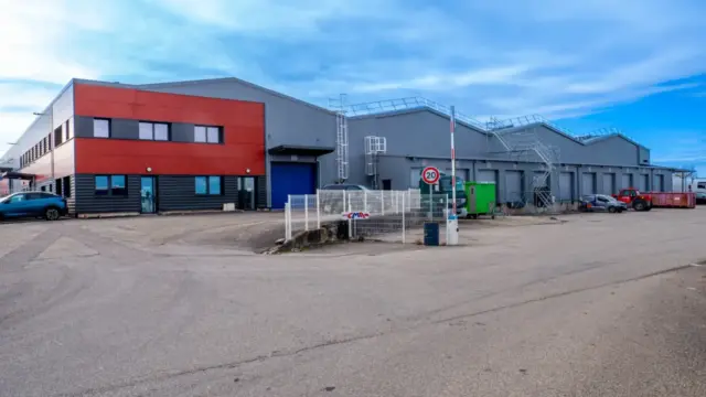 1 LOT D’ACTIVITES A LOUER 8 AVENUE DE L’INDUSTRIE 69960 CORBAS (5)