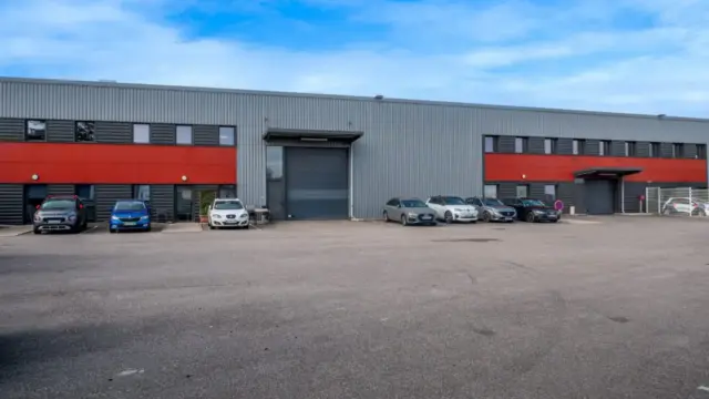 1 LOT D’ACTIVITES A LOUER 8 AVENUE DE L’INDUSTRIE 69960 CORBAS (6)
