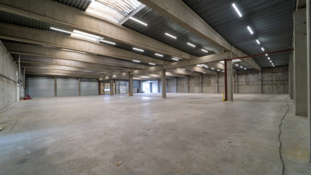 2 BATIMENT D’ACTIVITES A LOUER 3-7 RUE JEAN PERRIN 69680 CHASSIEU (5)