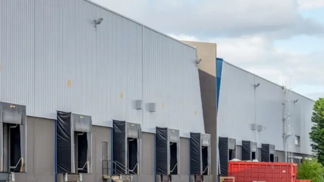 ENTREPROT LOGISTIQUE A LOUER 27 AVENUE DES ARRIVAUX 38070 SAINT QUENTIN-FALLAVIER (2)