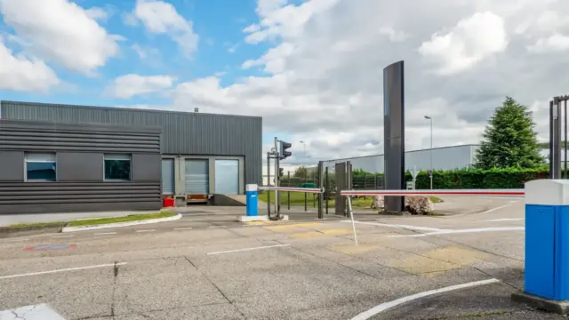 ENTREPROT LOGISTIQUE A LOUER 27 AVENUE DES ARRIVAUX 38070 SAINT QUENTIN-FALLAVIER (5)