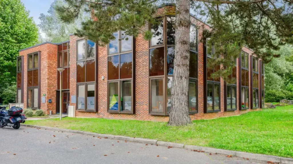 Locaux d&rsquo;Activités et Bureaux – Croissy-Beaubourg (Parc aux Vignes) (2)