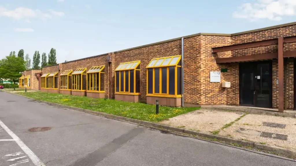 Locaux d&rsquo;Activités et Bureaux – Croissy-Beaubourg (Parc aux Vignes) (4)