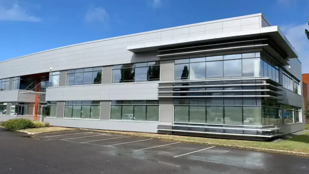 Locaux d&rsquo;Activités et Bureaux – Lieusaint (Avenue Marguerite Perey) (3)