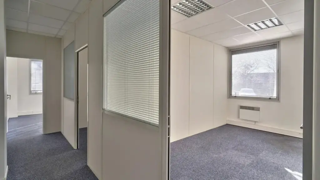Locaux d’Activités et Bureaux – Lognes (Parc du Mandinet)