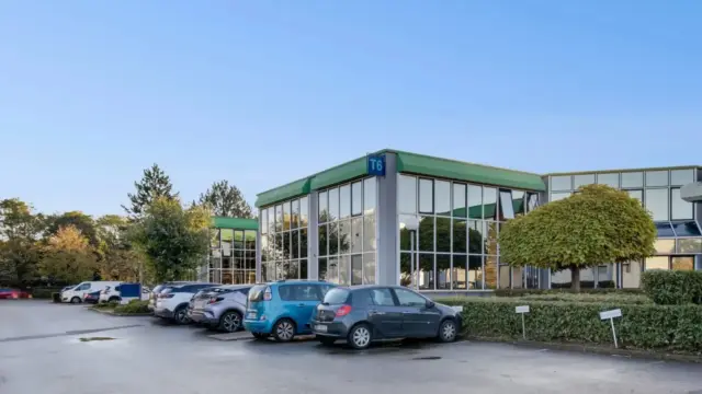 Locaux d'Activités et Bureaux – Saint-Thibault-des-Vignes (Parc de l'Esplanade)