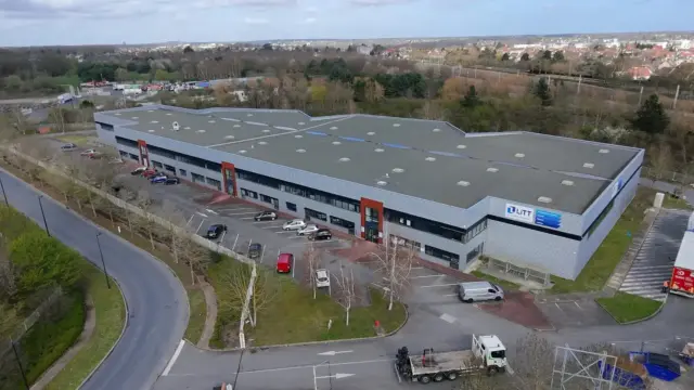 Location Locaux Combs la ville (2)